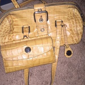 Small Dooney and Bourke purse and wallet